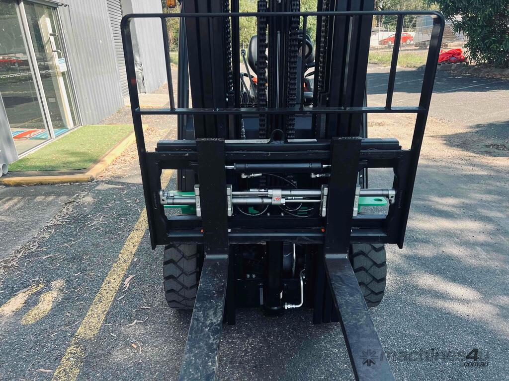 Lithium Powered Forklift 1800kg